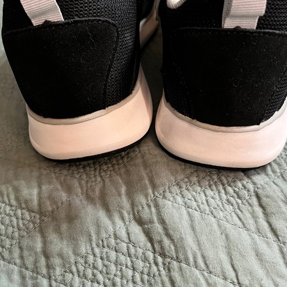 Earthing Grounding Shoes 8 - Picture 4 of 8